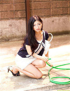 《军人野外吮她的花蒂无码视频》